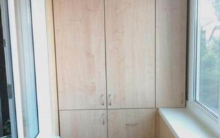 Шкаф на балкон: дизайн, материалы, особенности выбора мебели
